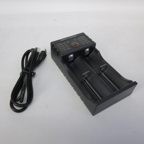 USB出力5V付き リチウムイオンバッテリー充電器（26650&18650＆14500） ※ Li-ionLifePO4Ni-MH