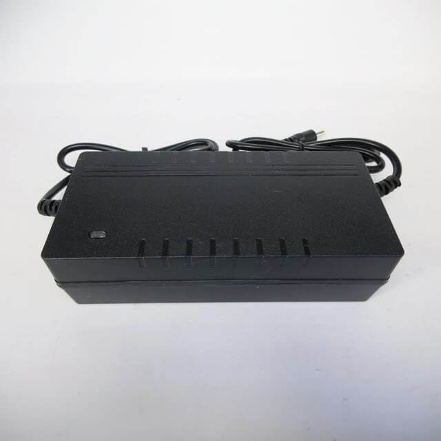 リチウムイオンバッテリー充電器 GX-16 （DC16.8V：5A）※DCジャック、14.4V14.8V用